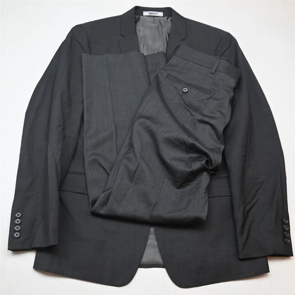 DKNY 38R 30x30 Gray Sharkskin 100% Reda Wool Mens Jacket Pants Suit